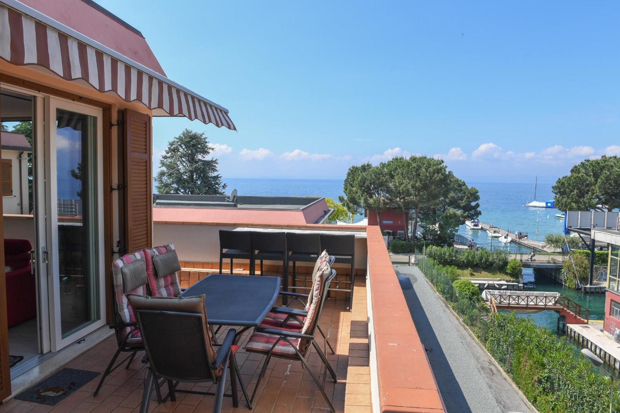 Favola Bella The Panoramic Penthouse Bardolino Exterior foto